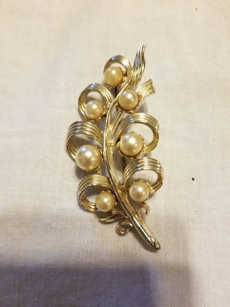 Vintage faux pearl brooch, vintage brooch, brooch image 6