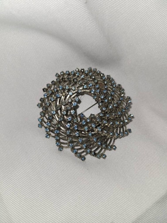 Vintage blue stone brooch, blue stone brooch, vint