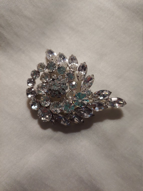 Vintage rhinestone pin brooch, vintage brooch, vin