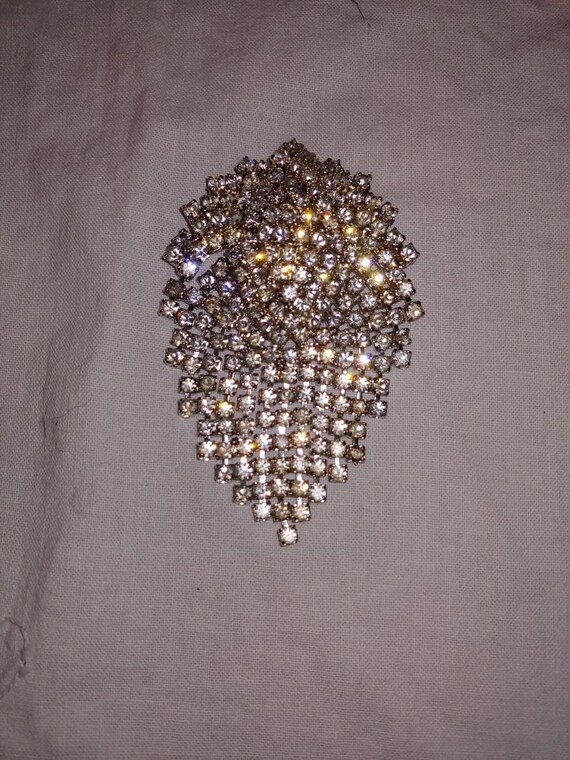 Stunning vintage brooch, vintage pain, vintage Cry