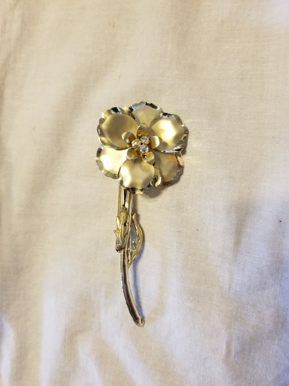 large flower brooch vintage - Gem