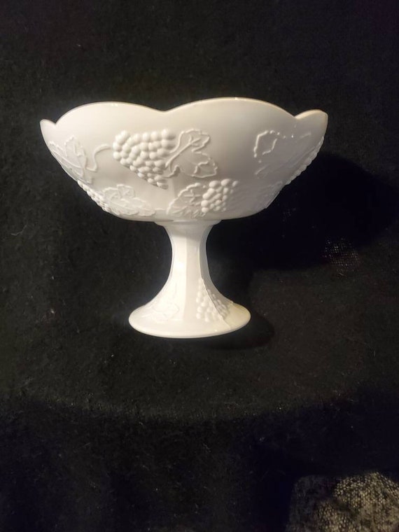 Vintage Milk Glass Pedestal Bowl Vintage Milk Glass Pedestal Bowl