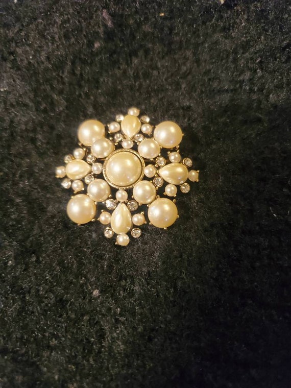 Vintage Monet brooch,vintage Monet pin, vintage br