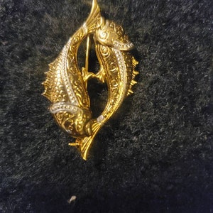 Vintage fish brooch, vintage fish pin, made in Spain gold pin/ brooch image 2