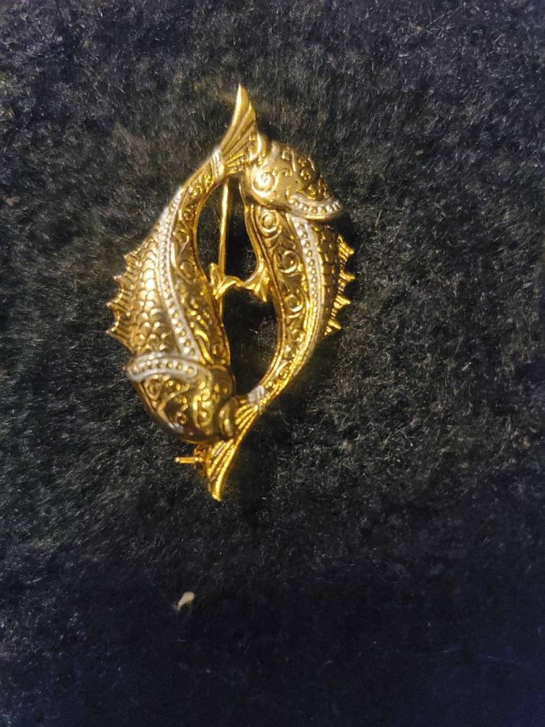 Vintage fish brooch, vintage fish pin, made in Spain gold pin/ brooch image 2