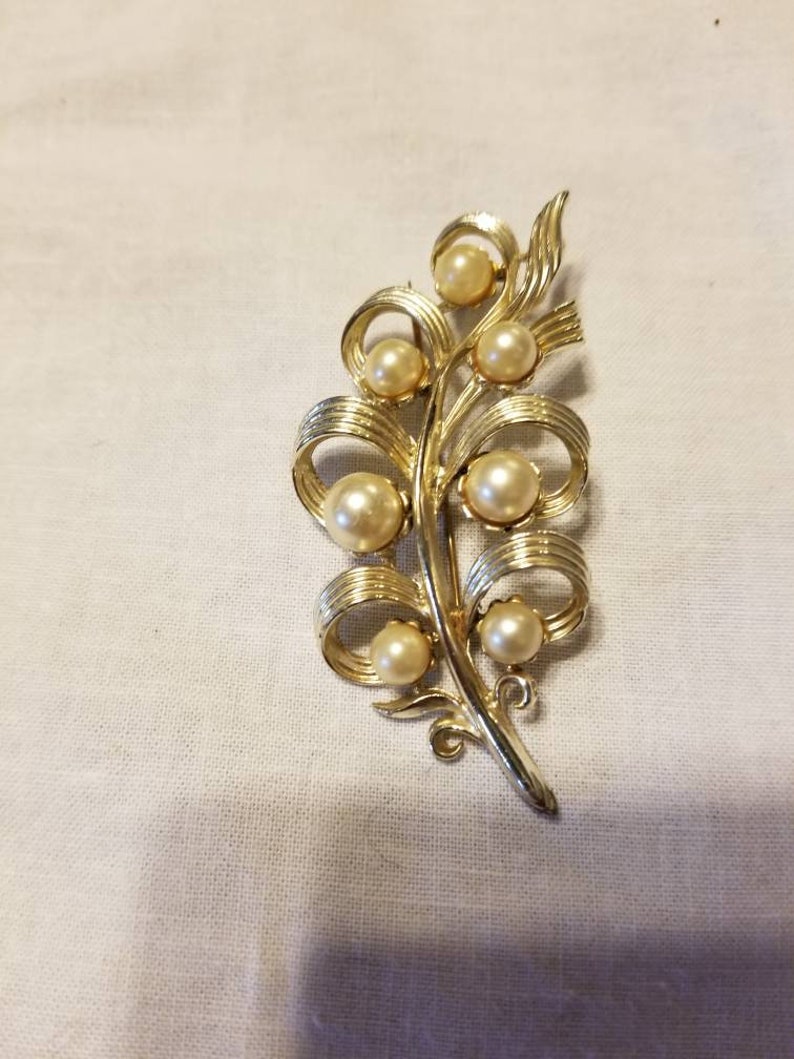 Vintage faux pearl brooch, vintage brooch, brooch image 4