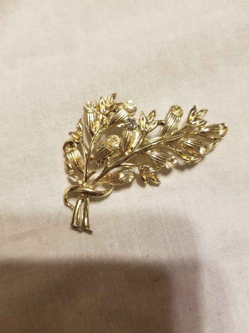 Vintage brooch, vintage pin, crystal brooch, crystal pin image 1