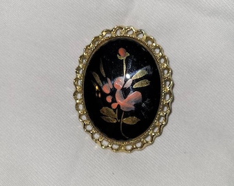 Vintage hand painted flower print  brooch, vintage gold brooch with flowers,  vintage pendant/ brooch
