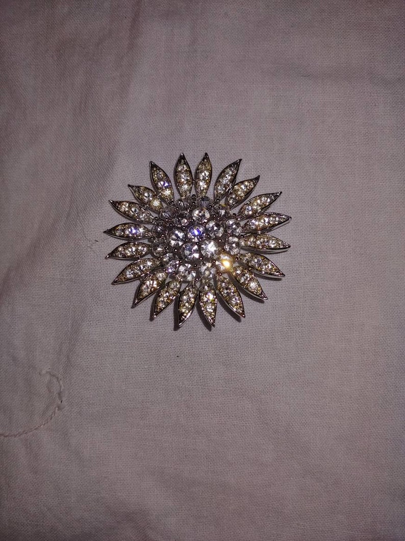 Beautiful vintage brooch vintage pin vintage brooch