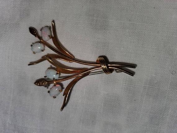 Vintage opal and gold brooch