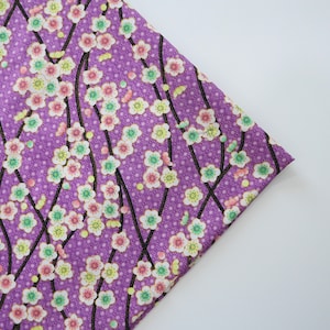 Sakura Blume Baumwollstoff - Sakura Blume im japanischen Stil auf lila Hintergrund Stoff, Pflaumenblüten Stoff, Quilten Baumwollstoff Meterware