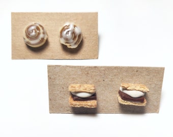 Boucles d&#39;oreilles S&#39;mores chignon à la cannelle, jolies pâtes polymères, porte-clés nourriture miniature faux petits bijoux kawaii Dessert guimauve craquelin Graham