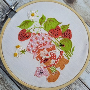 Vintage Strawberry Shortcake Embroidery Hoop Art Made To Order Upcycled Retro Strawberry Shortcake Wall Hanging Cartoon Art Home Decor Gift Bench