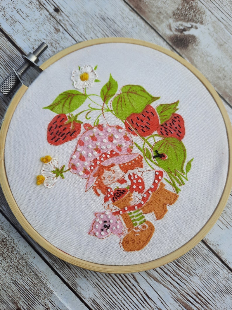 Vintage Strawberry Shortcake Embroidery Hoop Art Made To Order Upcycled Retro Strawberry Shortcake Wall Hanging Cartoon Art Home Decor Gift Bench