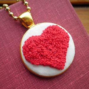 Embroidered Heart Necklace - Valentine&#39;s Day Embroidery Necklace - French Knot Red Heart Love Necklace Jewelry Gift For Her
