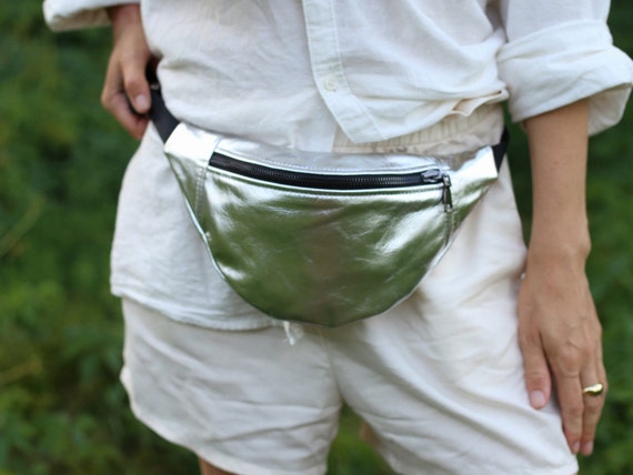 Silver fanny pack,Leather hip bag,Metallic Belt Bag,HipBag,Festival Bag,Travel Bag,Hands Free Bag,Fanny pack,Handbag,Waist bag,Travel Bag