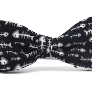 Skeleton double sided bow tie,bowtie skeletons,men&#39;s bowtie,bow ties,reversible bow tie,mens black bow tie,noeud papillon réversible