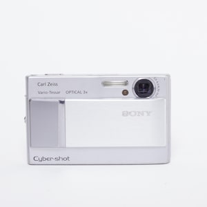 Appareil photo numérique Sony Cyber-shot DSC-T10 vintage, objectif Carl Zeiss, objectif Y2K SteadyShot