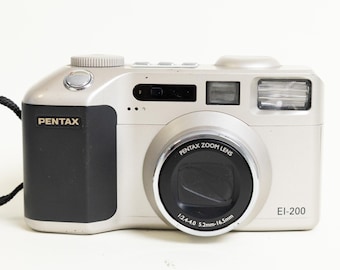 Fujifilm Finepix Z5 CCD Digital Camera Y2K Retro Compact With