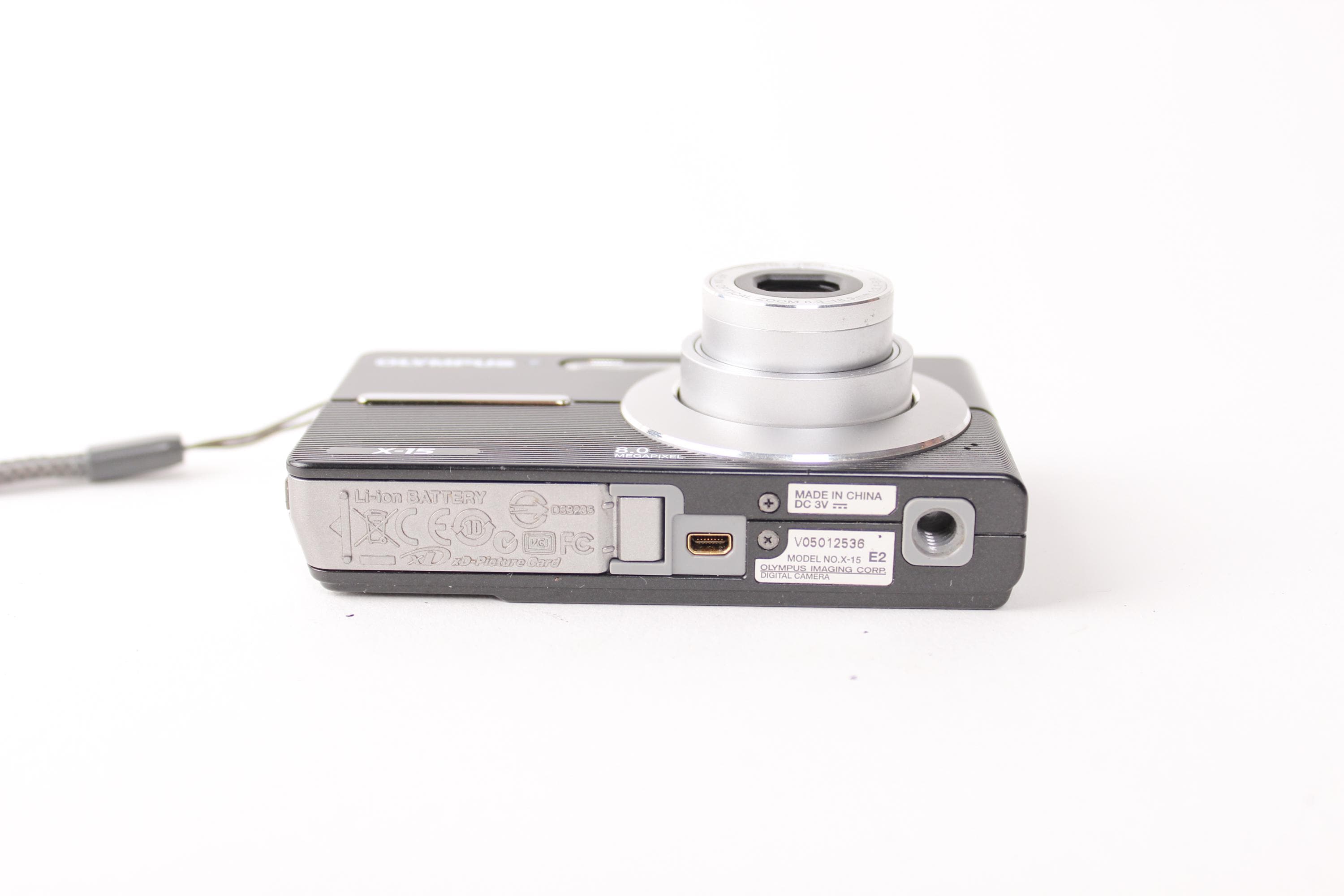 Retro Olympus X-15 Compact 8MP Vintage Digital Camera With 3x