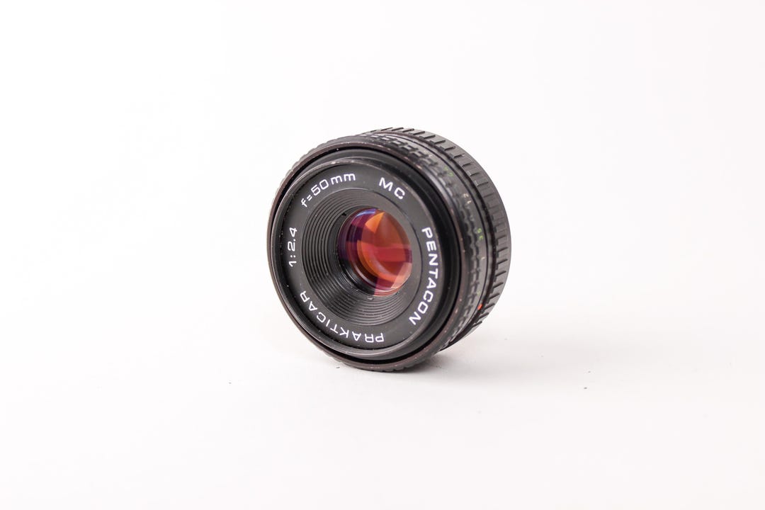 MC Pentacon Prakticar 50mm F/2.4 Vintage Manual Focus Lens