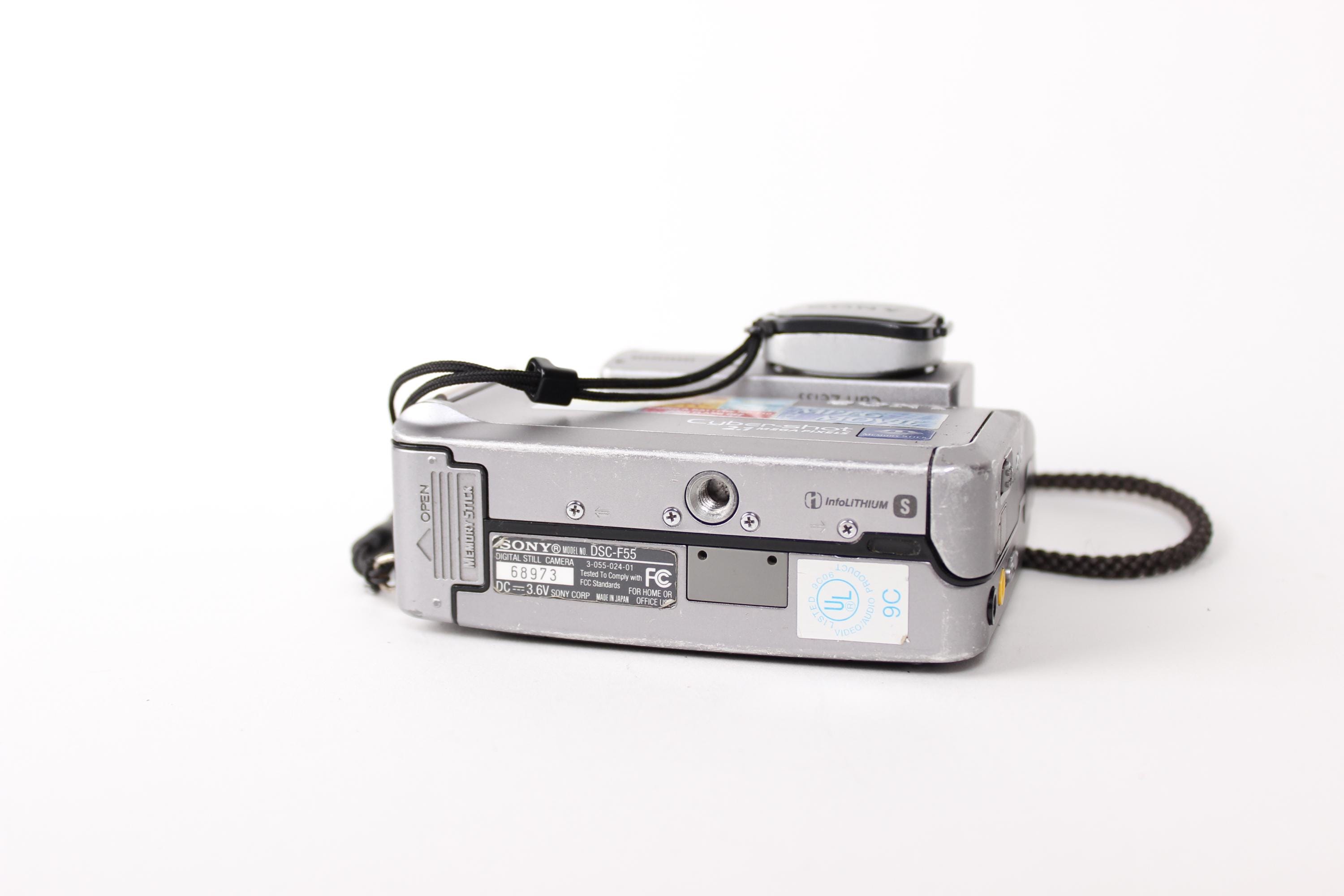 Sony Cyber-shot DSC-F55 Digital Camera Vintage Rotating Lens Retro