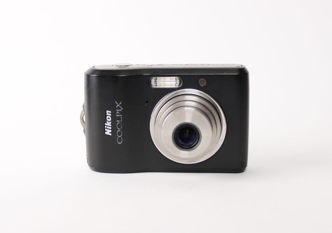 Nikon Coolpix L16 Compact Digital Camera 00s (3× Zoom Nikkor, SD