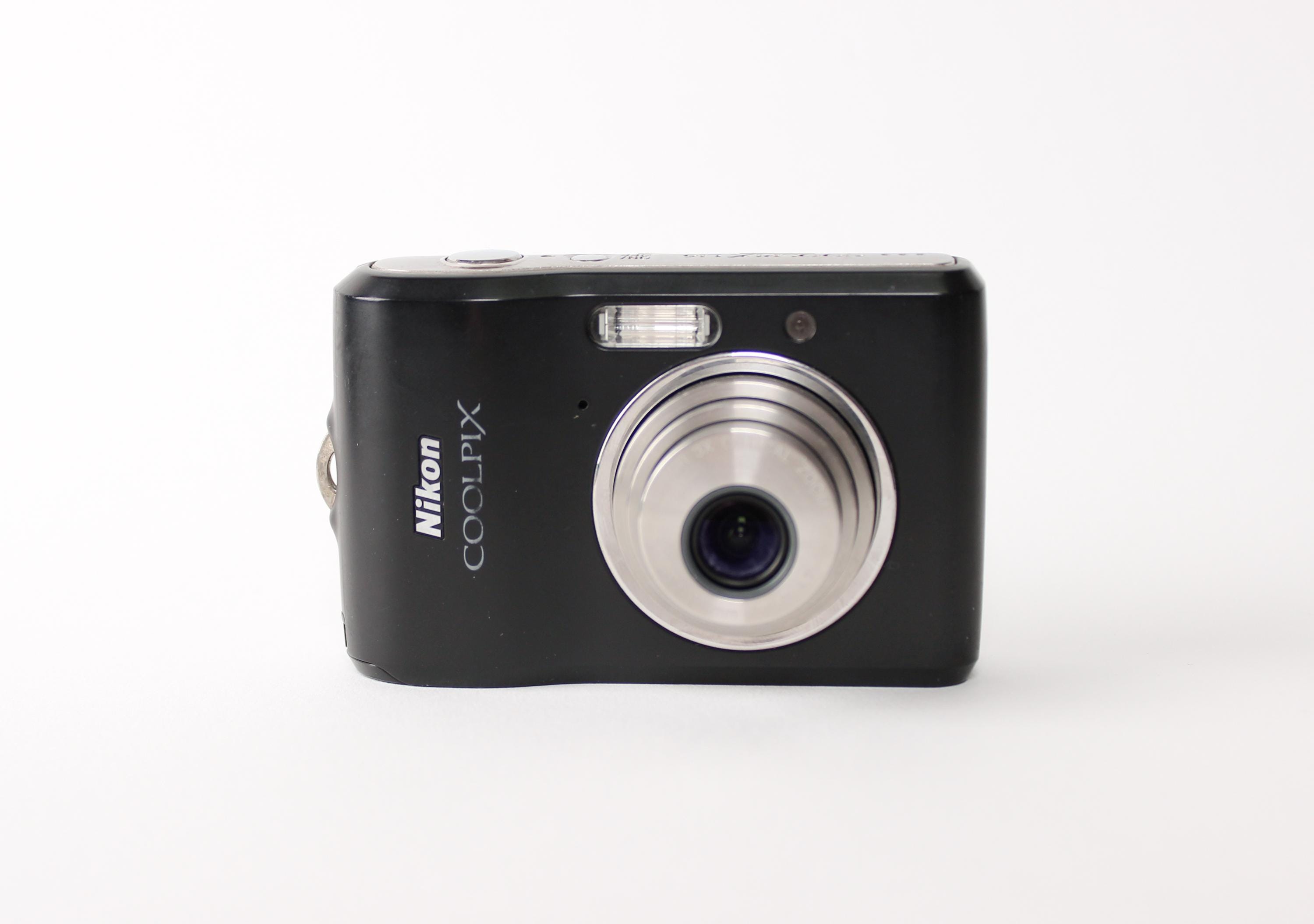 Nikon Coolpix L16 Compact Digital Camera 00s (3× Zoom Nikkor, SD