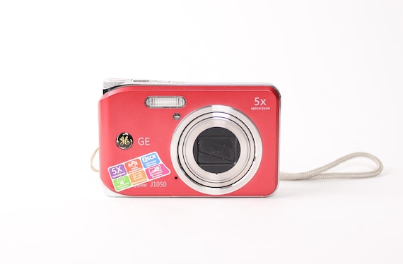 【美品】GE J1050 レッド　デジタルカメラ 美品】GE J1050 レッド デジタルカメラの通販 by はむ｜ラクマ
