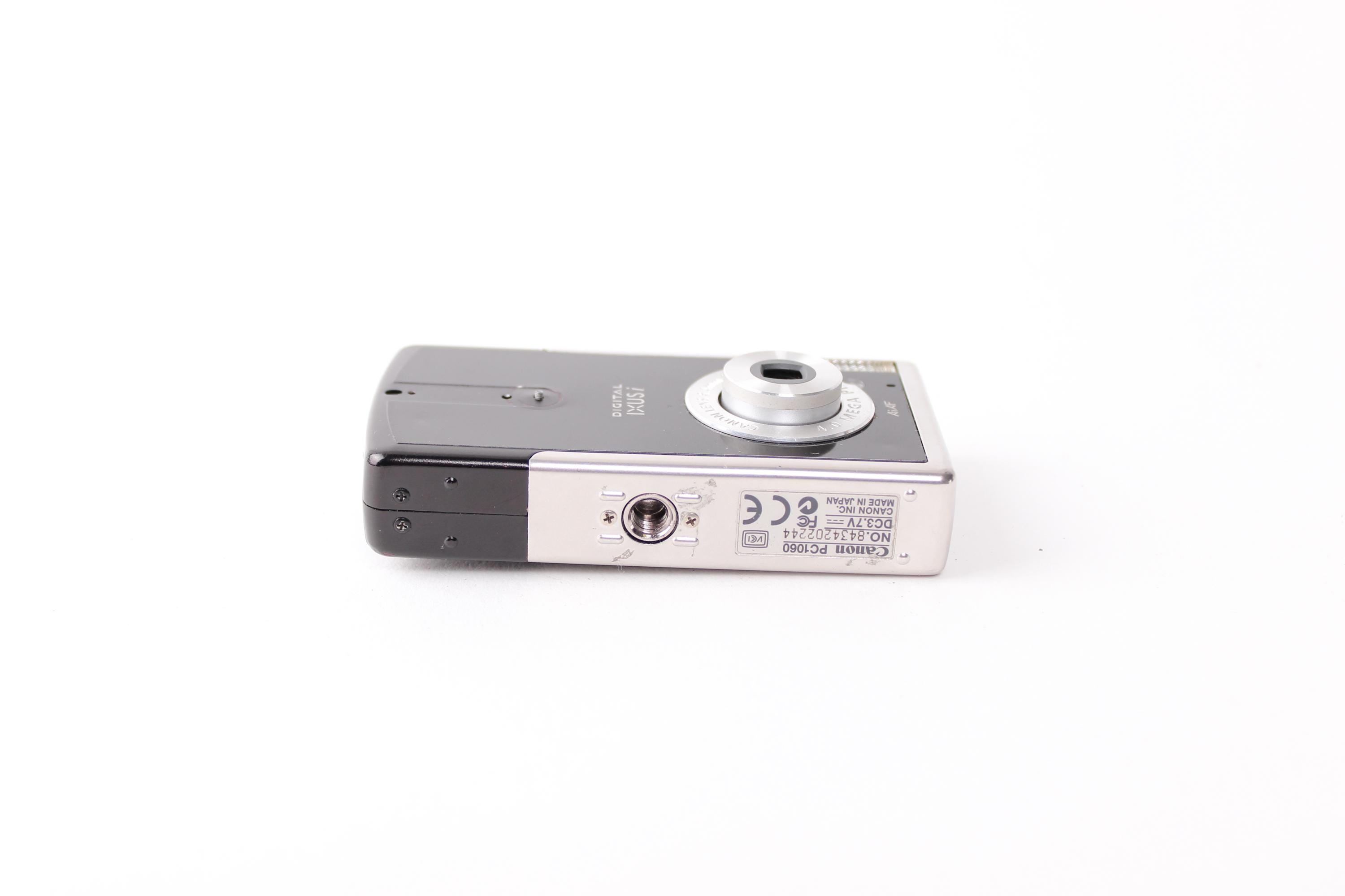 Vintage Canon IXUS PC1060 Digital Camera, 7.1 MP Retro Point 
