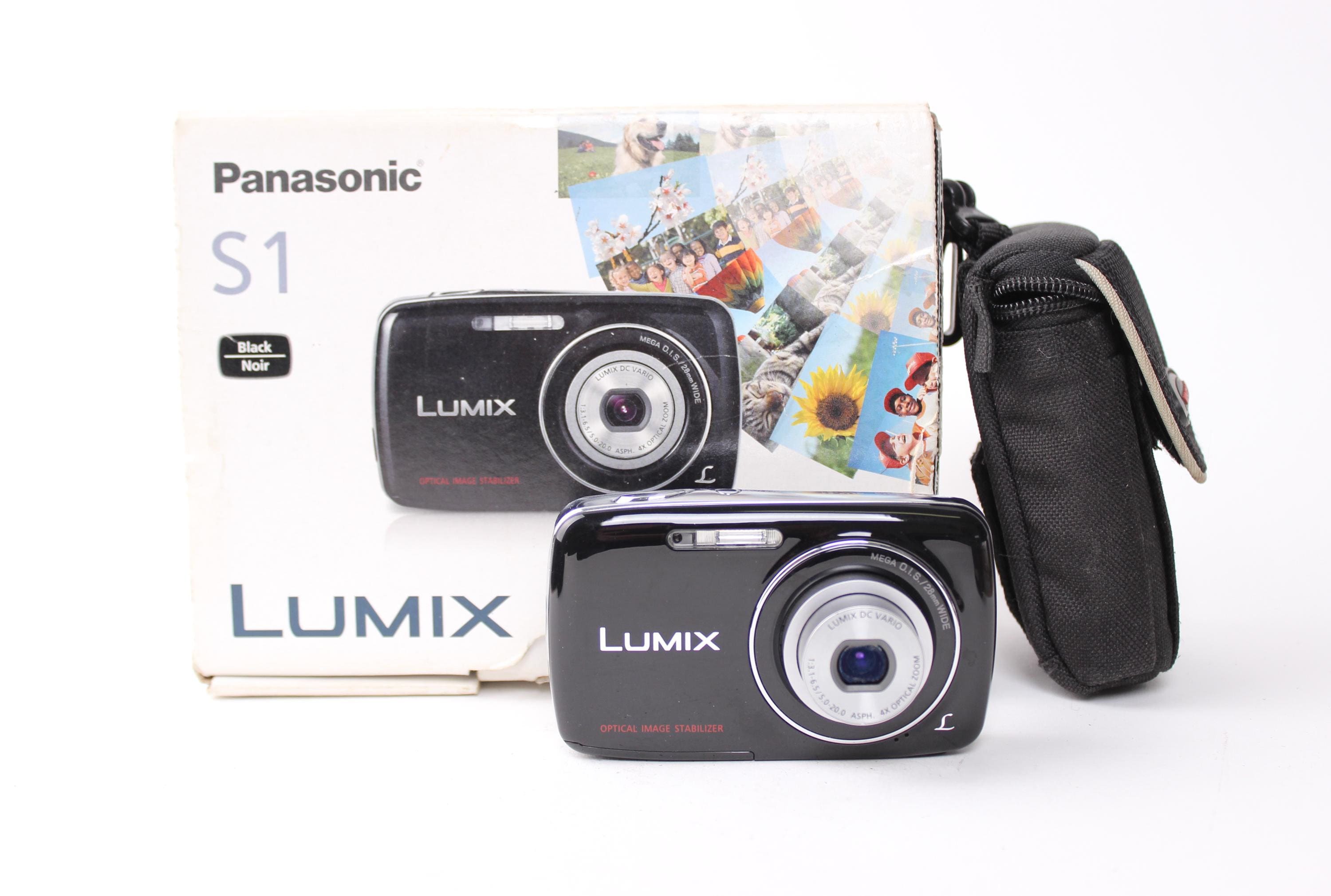 Retro Panasonic Lumix S1 Digital Point and Shoot Camera Digi Cam