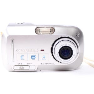 Vintage Olympus C-470 Zoom 4MP Digital Camera with 3x Optical Zoom - Retro Y2K Gem