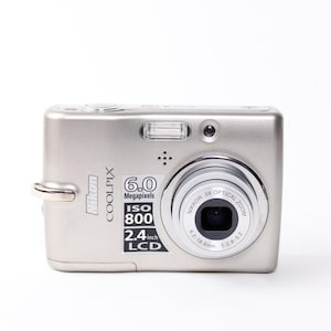 Nikon Coolpix L11 – 3倍ズーム搭載のコンパクト6MPデジタルカメラ