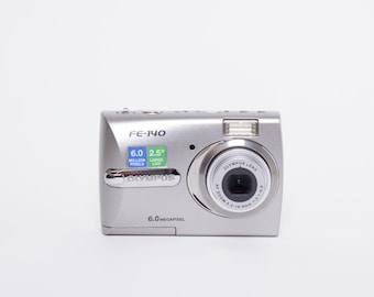 Fujifilm Finepix Z5 CCD Digital Camera Y2K Retro Compact With