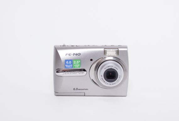 OLYMPUS FE-140 デジタルカメラ 本体　SDカード Buy Olympus FE-140 CCD Digital Camera Silver Y2K Retro Point