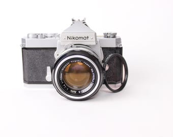 ヴィンテージ ニコマート EL 35 mm 一眼レフフィルムカメラ（Nikkor-Q