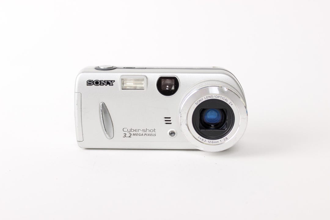 Carl Zeiss Sony T50 SONY DSC-T50 Silver MP Digital Camera