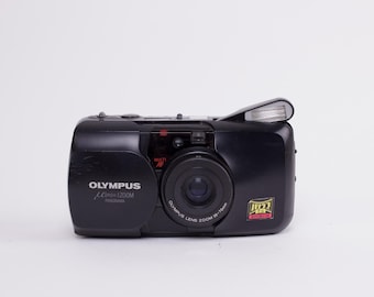 Cámara de película Olympus Mju Zoom Stylus de 35 mm vintage