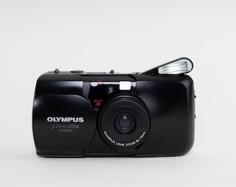 Cámara de película Olympus Mju Zoom Stylus vintage de 35 mm. EL FLASH NO FUNCIONA.