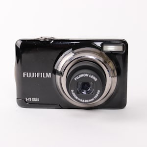 Vintage Fujifilm FinePix JV300 digital camera – 12MP compact Point and shoot