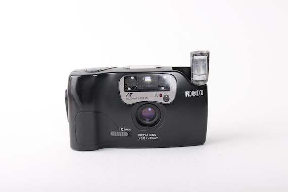 Ricoh Shotmaster AF 35mm film camera vintage japan point & shoot