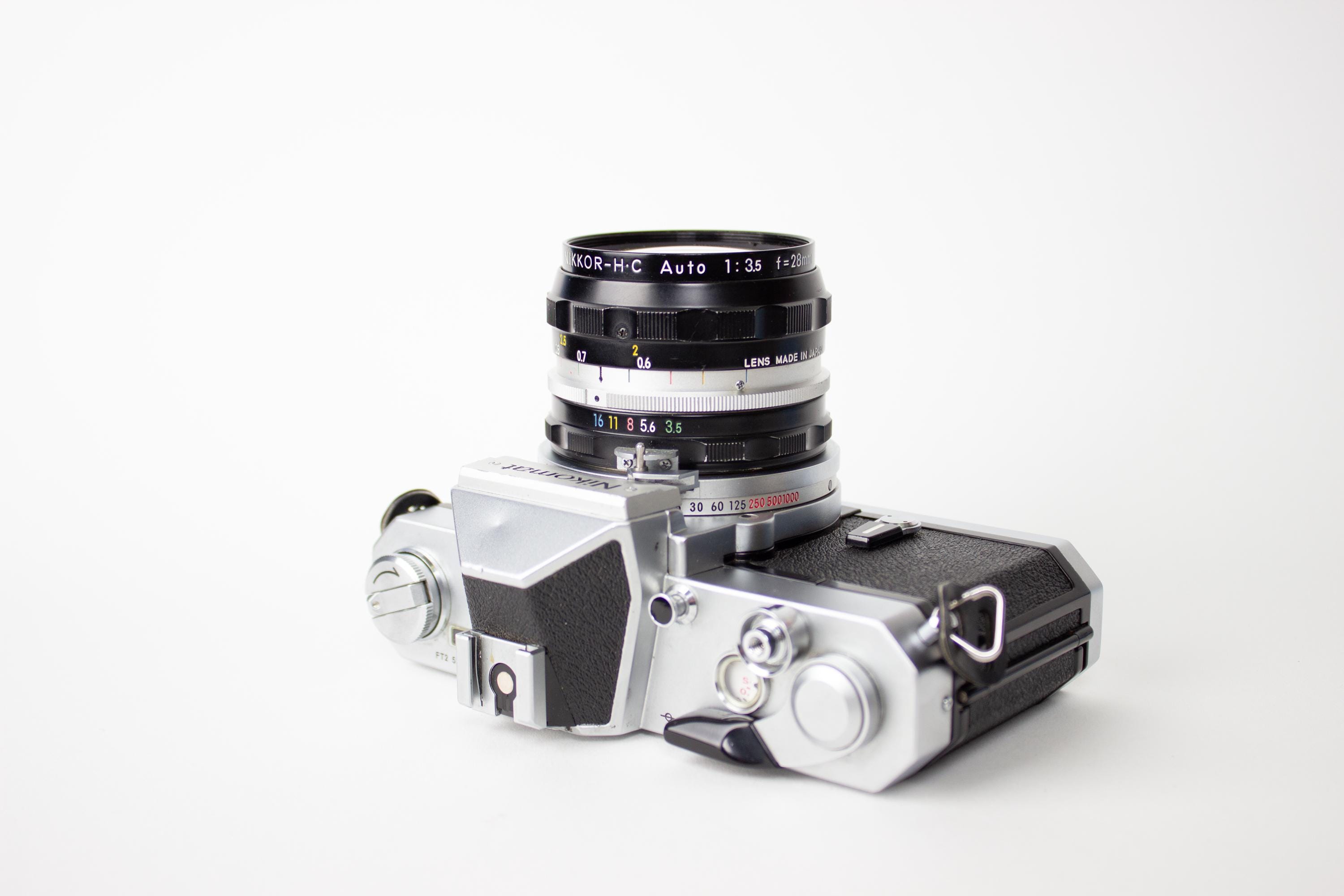 ヴィンテージ Nikomat FT2 35 mm 一眼レフフィルムカメラ Nikkor HC 28