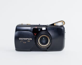 Cámara de película Olympus Mju Zoom Stylus de 35 mm vintage