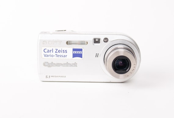 Sony Cyber-shot DSC-P93 5,1 MP Avec Zoom Carl Zeiss - Compact Argenté