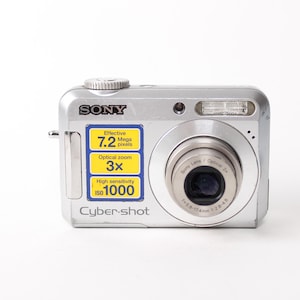 Vintage Sony Cyber-shot DSC-S650 Digital Camera – y2k Compact Point and Shoot digicam