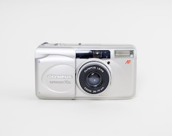 Cámara compacta Olympus Superzoom 70G de 35 mm para película.