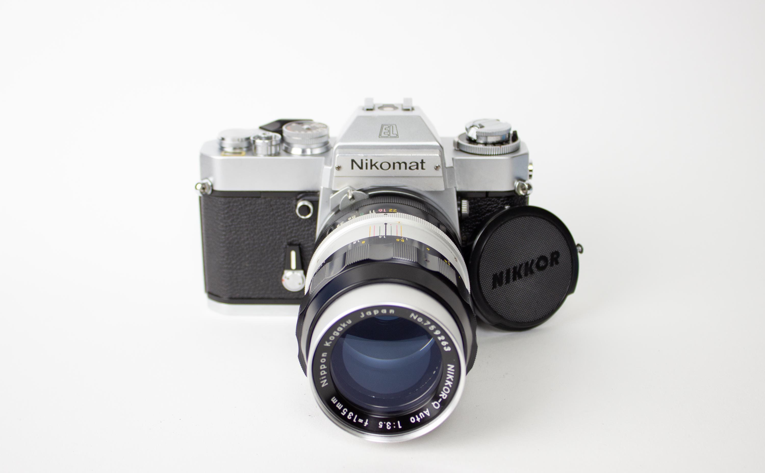 ヴィンテージ ニコマート EL 35 mm 一眼レフフィルムカメラ（Nikkor-Q