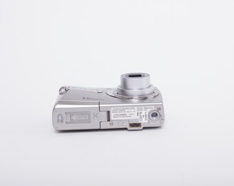 Olympus FE-140 CCD Digital Camera Silver Y2K Retro Point & Shoot