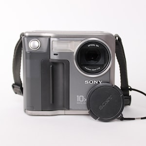 Sony Mavica MVC-FD7 Digital Camera, Vintage 90s Floppy Disk Camera