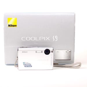 Nikon Coolpix S9 – y2k vintage digital camera, Slim compact point and shoot 6MP digicam
